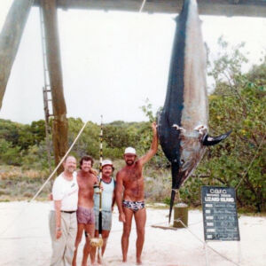 Buster May with his 80 lb World Record of 1347lb, with Rick Thistlewaite, Laurie Woodbridge and Bob Barstow